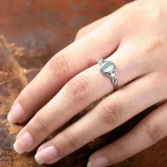 Romantic 925 Silver Stamped Blue Cats Eye Sim. Diamond Ring - Picture 2 of 3